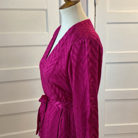 Vintage Ms Chaus Silk Chevron Print Wrap Dress, Size 10 - Picture 9 of 16